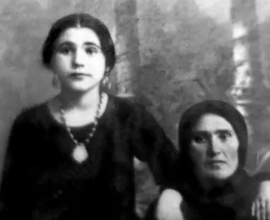 Редкий снимок Барият Мурадова с матерью Балаханум На следующее утро тетя - фото 93
