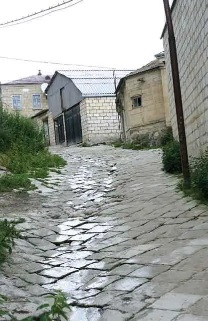 Мощеная улица в с Акуша в районе старой мечети XVII в Фото ХААмирханова - фото 12