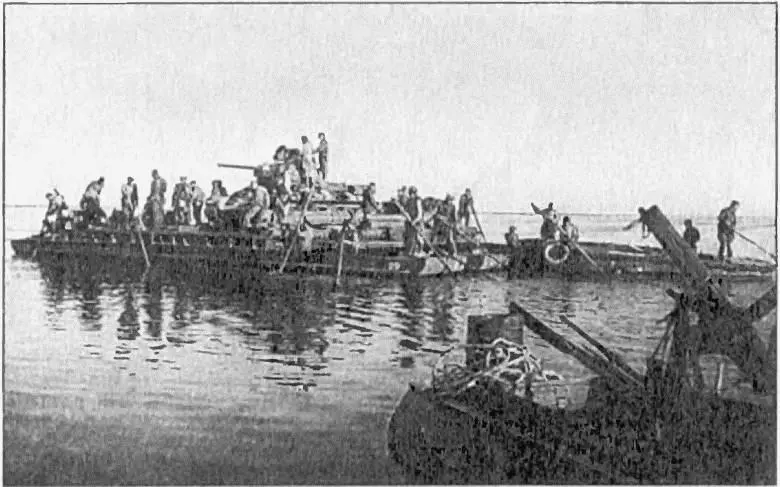 Переправа боевой техники через Дунай 1944 г Катертральщик на Дунае - фото 106
