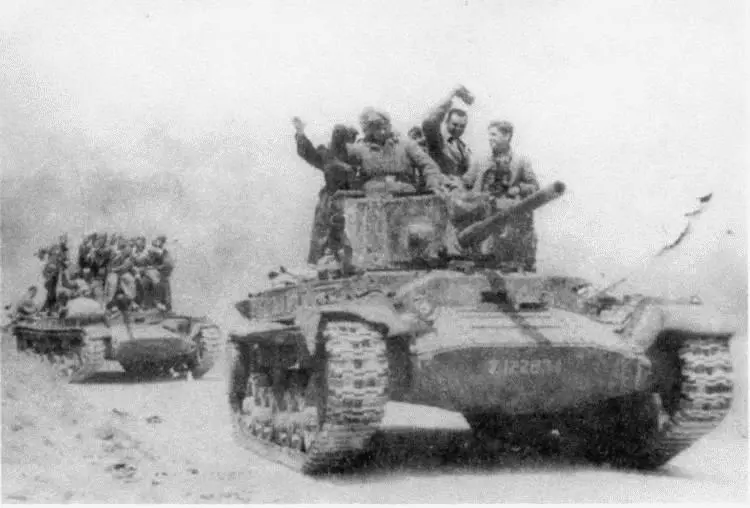 Советский танк Валентайн британского производства 1944 г Подбитые - фото 75
