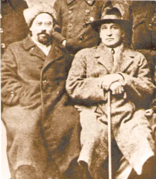 ДА Коркмасов и ВИ Ковалев КЕ Ворошилов Н Нариманов Д Коркмасов и - фото 184