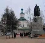 Иркутск Памятник адмиралу АВКолчаку возле Знаменского монастыря скульптор - фото 12