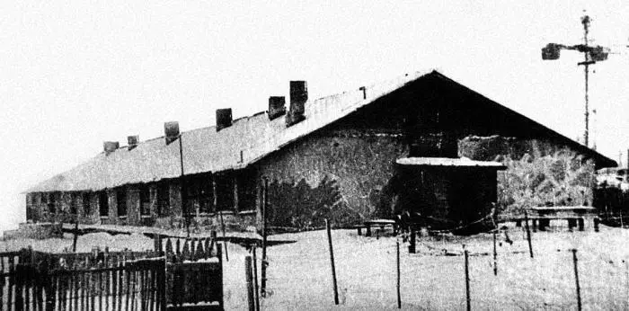 Барак 19 типичное жильё Дирижаблестроя 1930х годов снимок 1952 г Фото из - фото 55
