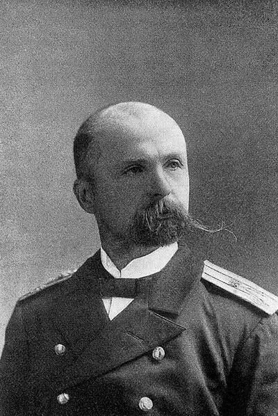 Командир ледокола Ермак капитан 2го ранга Михаил Петрович Васильев Во время - фото 54