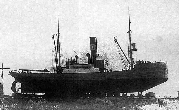 Рис 021 Метеор на стенке в Таллинском порту 1930 г Рис 022 Метеор в - фото 33
