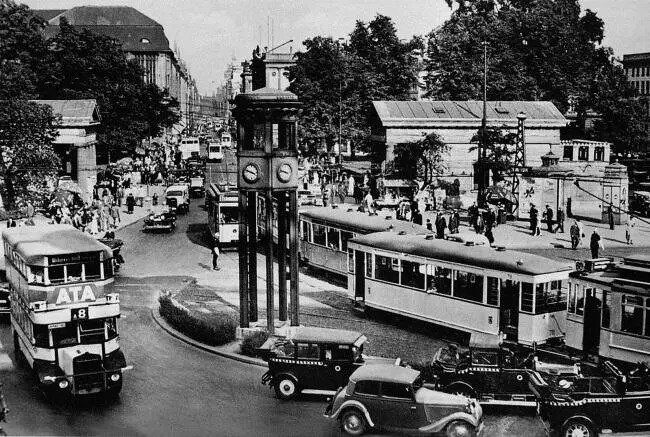 Неизвестный фотограф Открытка с видом Потсдамской площади Около 1930 г - фото 21