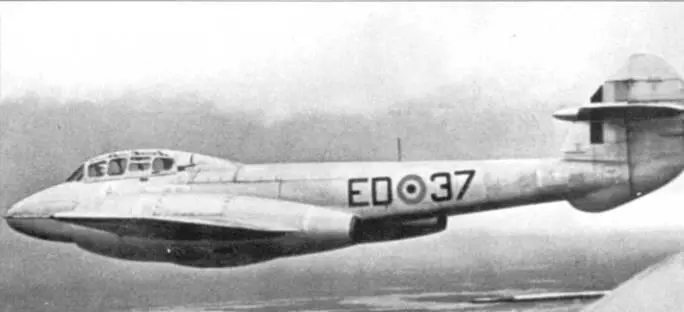 Метеор Т 7 ВВС Бельгии в полете над побережьем середина 1950х годов - фото 42