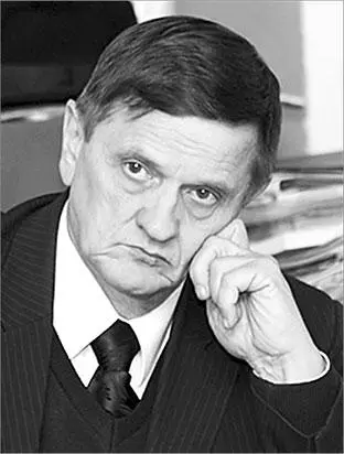 В Е Кузнецовпервый секретарь Новосибирского обкома КПРФ С Г - фото 55