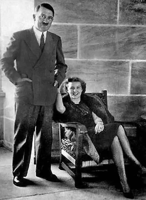 Гитлер и Ева Браун в Бергхофе Овчарка Блонди Ева в образе идеальной - фото 28