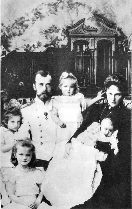 Николай II и Александра Федоровна с дочерьми Ольгой Татьяной Марией и - фото 28