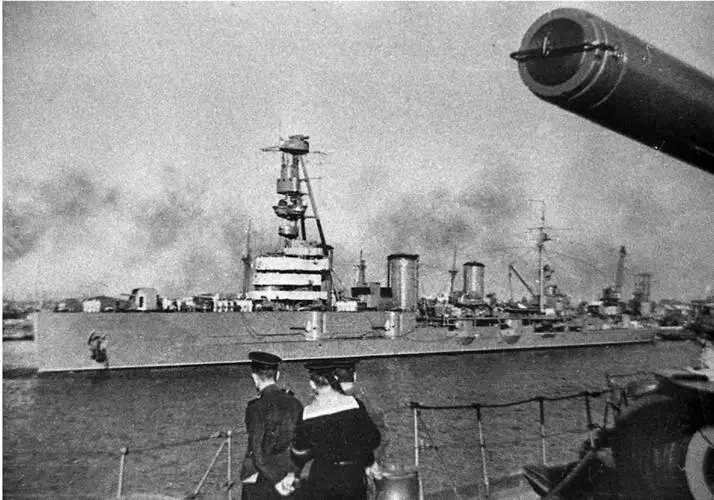 Красный Крым 1944 г Красный Крым во главе флота возвращается в - фото 114