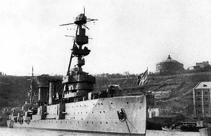 В Южной бухте Севастополя после возвращения флот 1944 г Крейсер Красный - фото 117