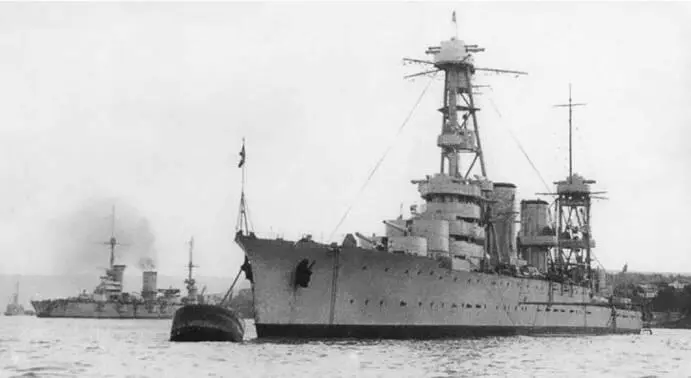 Крейсер Красный Кавказ середина 1930х гг на заднем плане слева виден - фото 137