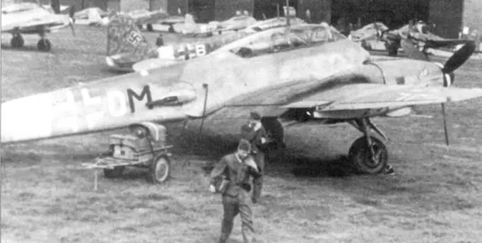 Самолеты 4ZG26 на аэродроме КенигсбергНеумарк конец 1944 г Индивидуальные - фото 158