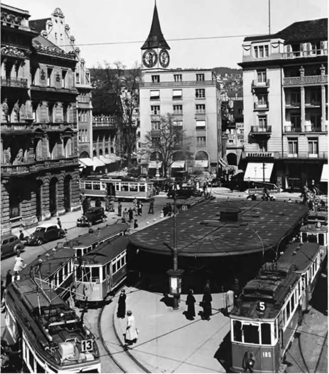 Цюрих в 1940 г За завесой тишины покоя и порядка шла напряженная и временами - фото 57