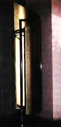 Как ни тривиально это звучит но наш дом как и театр начинается с вешалки - фото 42
