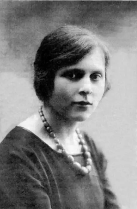 После возвращения в Париж с Таити в 1921 г Эльза сделала серию своих - фото 66