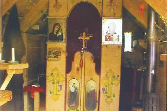 Алтарь храма Старец Мардарий Сухуми 2004 г Наш старчик - фото 11