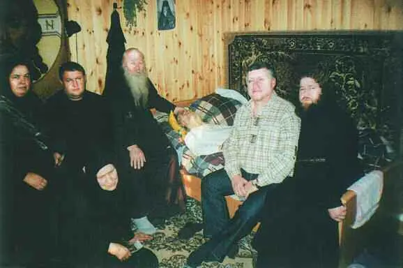 В день святителя Николая батюшку порадовали посещением владыка Никон с чадами - фото 28