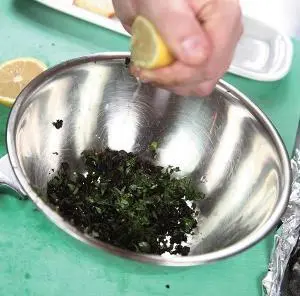 3 Добавить лимонный сок рубленый базилик 7 г соль и перец по вкусу Все - фото 65