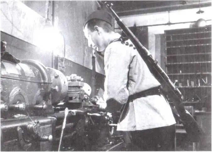 Так работали ижорцы в 1941 г Д Шостакович за сочинением 7й симфонии 1941 - фото 31
