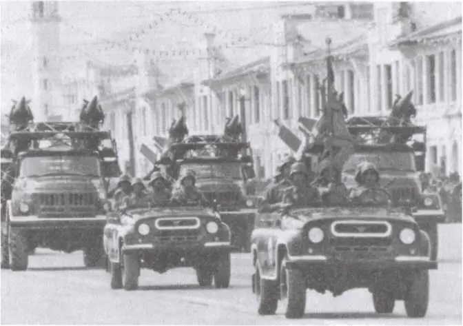 ВН Курилов Афганистан 1984 г На приеме в советском посольстве в Кабуле - фото 6