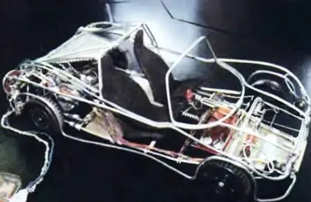 Действующая модель спортивного автомобиля конструкции Календаровас - фото 54