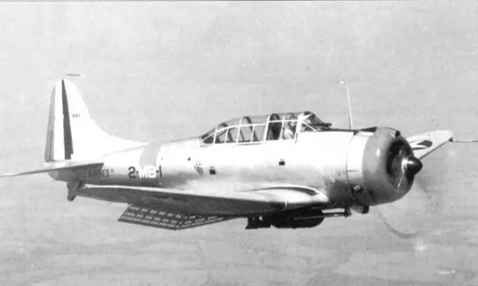 SBD1 2МВ1 BuNo1597 в полете с выпущенными посадочными щитками и - фото 21