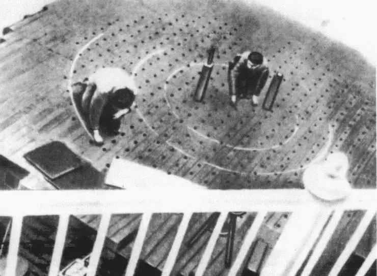 26 Сборка экспериментального реактора 1946 г 27 Хрущев Берия и - фото 29