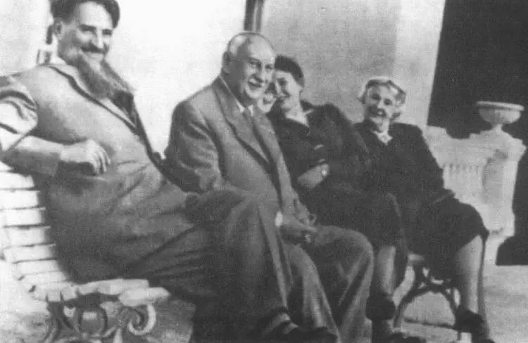 31 Игорь Курчатов Абрам Иоффе Анна Иоффе и Марина Курчатова Конец 1950х - фото 34