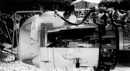 Заборник воздуха двигателя BMW 003 выставленного в Музее авиации в Берлине - фото 183
