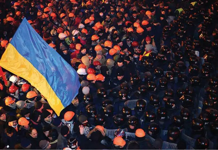 В ночь с 10 на 11 декабря 2013 года власть повторно попыталась зачистить - фото 12