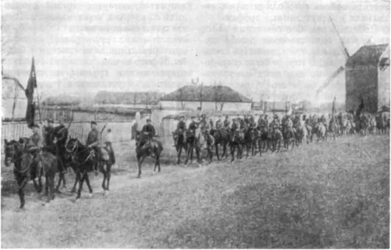 2й Латышский кавалерийский полк на марше во время боев на юге Украины В - фото 102