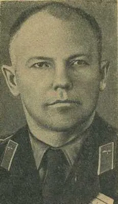 Родился в 1917 году в селе ПешковоГрецово Лаптевского ныне Ясногорского - фото 21