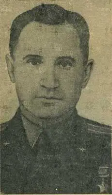 Родился в 1922 году в деревне Соколовка Веневского района Тульской области в - фото 132