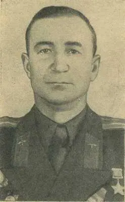 Родился в 1921 году в деревне Бобровка Веневского района Тульской области в - фото 141