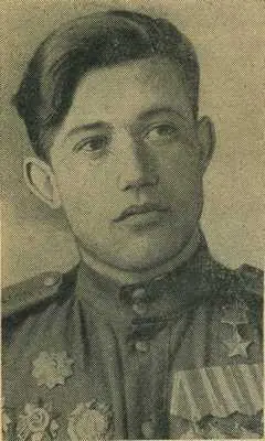 Родился в 1922 году в деревне Большая Связьма Веневского района Тульской - фото 148