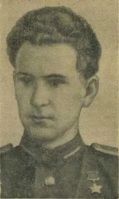 Родился в Туле в 1926 году После окончания средней школы поступил в пулеметное - фото 153
