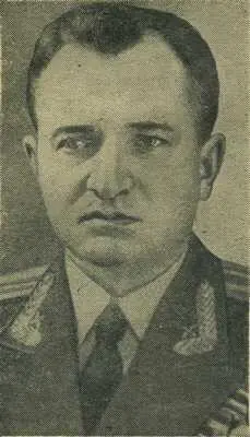 Родился в 1920 году в деревне Трещево Ленинского района Тульской области в - фото 186