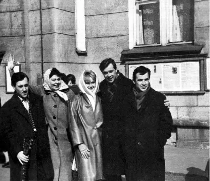 16 апреля актеры Театра на Таганке Владимир Высоцкий Татьяна Лукьянова - фото 10