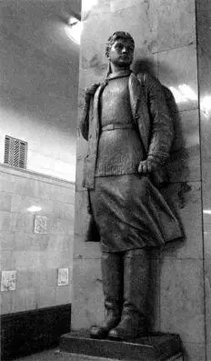 Ст Измайловский ПКиО им Сталина Скульптура Зоя Космодемьянская Утраты - фото 76