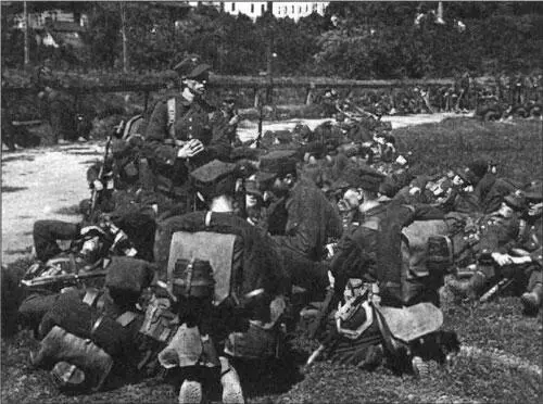 Польские пехотинцы на привале Сентябрь 1939 г Два танка дивизии СС - фото 62