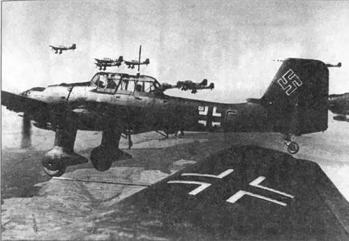 Группа немецких штурмовиков Ю87 Штука над Францией 29 мая 1940 г - фото 65