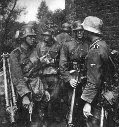 Солдаты немецкой танковой дивизии СС Рейх 2SSPanzer Division Das Reich - фото 69