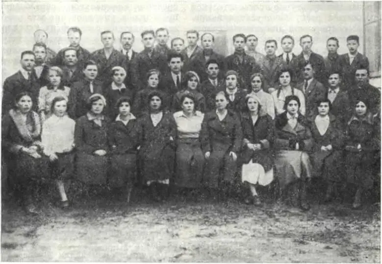 Хоровой кружок завода Красный экскаватор Киев 1936 г О достижениях в - фото 119