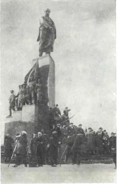 Открытие памятника Т Г Шевченко в Харькове скульптор М Г Манизер 1935 г - фото 126