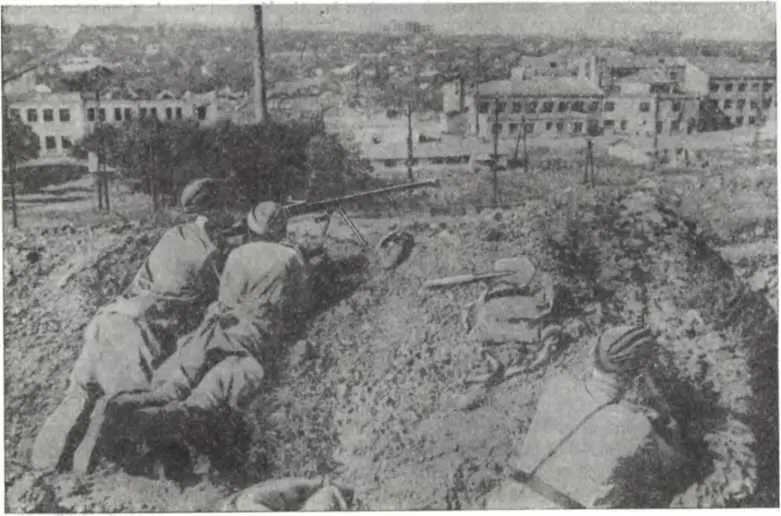 На окраине г Сталино Сентябрь 1943 г Партийное собрание в воинской - фото 115