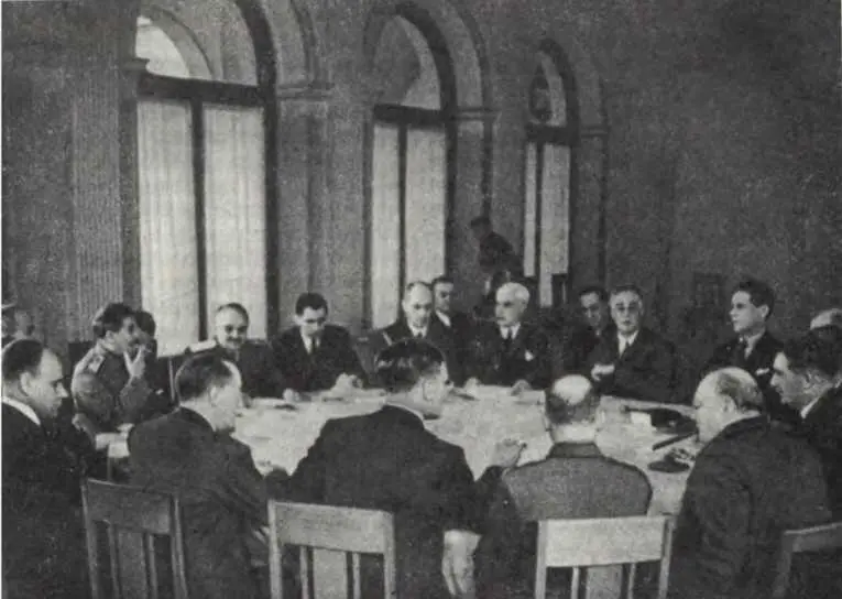 На Ялтинской конференции Февраль 1945 г Крымская конференция была посвящена - фото 225