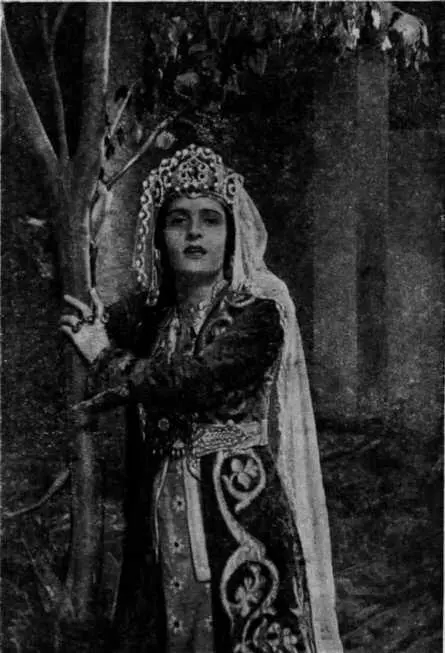 Народн арт Арм ССР Т Сазандарян в роли Алмаст опера Алмаст Засл арт - фото 22