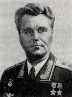 Владимир Александрович Шаталов Летчиккосмонавт СССР дважды Герой Советского - фото 41